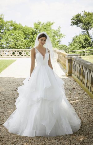Blu wedding dresses 5818